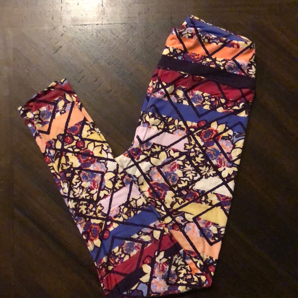 Lularoe graphic floral leggings
